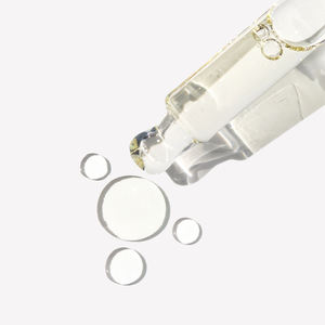 Esencia blanqueadora OEM de 50ml que ayuda a iluminar e igualar el tono de la piel para un brillo radiante - Product Image 2