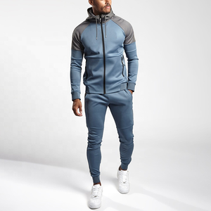 Conjunto Deportivo Personalizado para Hombre, Pantalones Deportivos y Sudadera con Capucha, Felpa de Poliéster Técnico, Corte Ajustado Informal, Ropa de Entrenamiento - Product Image 1