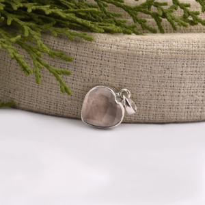 Colgante de Plata de Ley 925 con piedras preciosas en forma de corazón de cuarzo rosa natural con colgante de moda Chapado en plata para mujer. - Product Image 3