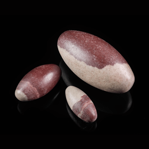Pierre de Narmada naturelle Shiva Lingam Shivalingam sacrée fabriquée à la main pour la méditation Reiki énergie spirituelle de guérison et décoration intérieure - Product Image 6