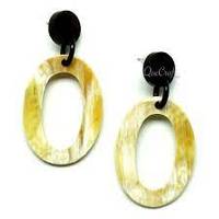 Boucles d'oreilles longues artisanales en corne de buffle naturelle, design original, élégantes, fabriquées à la main par HAND MADE CRAFT