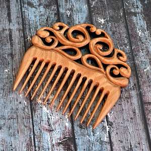 Peine de Madera Ecológico Hecho a Mano con Acabado Pulido, Peine de Masaje Anti-Rotura para Cabello Grueso, Rizado y Lacio - Product Image 6