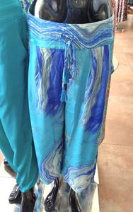 Pantalon imprimé en rayonne légère de qualité supérieure pour femme, taille mi-haute élastique, plat, écologique et respirant pour l'été, approvisionnement en gros, usage domestique - Product Image 4