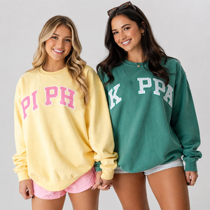 Sudadera con cuello redondo y apliques de la hermandad Sorority Puff - Ropa universitaria verde de invierno para mujer con diseño frontal - Product Image 5