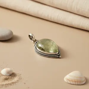 Colgante Religioso de Plata 925 con Baño de Rodio y Diamantes para Mujer - Product Image 3