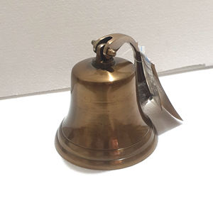 Cloche de bateau nautique en aluminium de style vintage pour rehausser le thème nautique dans les salons, les patios et les entrées - Product Image 6