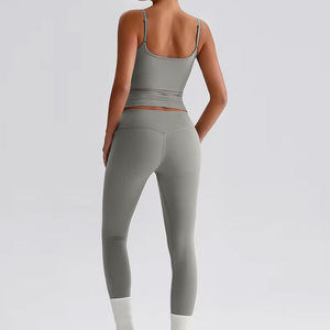Ensemble de yoga à carreaux grande taille, vêtements d'entraînement doux pour une mobilité décontractée et une pratique fluide, tenue de yoga légère en 2 pièces, logo sur le devant - Product Image 5