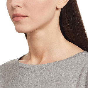 Camisetas y pantalones cortos de talla grande de alta calidad para mujer Diseño sólido transpirable e informal con colores personalizados Nuevo diseño - Product Image 4