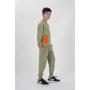 Chándal de manga larga con cuello redondo y dos bolsillos para niño, cómodo y elegante - Product Image 2