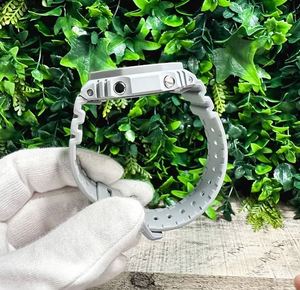 Đồng hồ thạch anh sang trọng cổ điển bằng thép không gỉ CasiOak 'Grey Sky' được vẽ bằng tay, mặt số bằng kính thật của Casi, tùy chọn màu xám/xanh - Product Image 3