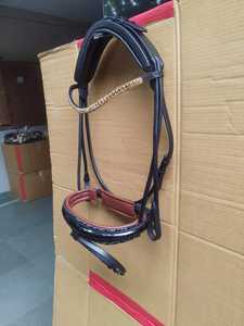 Tambor de verduras de calidad superior ecuestre teñido (D.D), brida de caballo de cuero enrollado con cristales en la banda de la nariz. Equipo caballo - Product Image 2