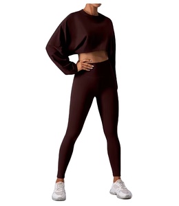 Ensemble de yoga pour femmes, haut court à manches courtes et leggings, 2 pièces, vêtements de sport pour la salle de sport et la remise en forme, 100% coton, écologique - Product Image 1