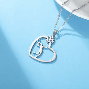 Collier tendance et sportif pour femme en argent sterling 925 plaqué or, avec pendentif en forme de cœur ajouré, bijoux cadeaux pour femmes et hommes - Product Image 5