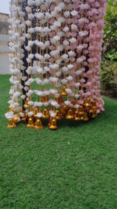 มาลัยดอกกุหลาบโฟมพร้อมกระดิ่งสำหรับฉากหลังงานแต่งงานเทศกาลคริสต์มาสของตกแต่งบ้านใหม่ - Product Image 4