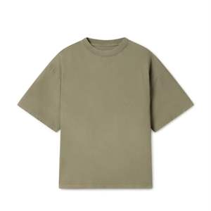 เสื้อยืดผู้ชายขนาดใหญ่ที่มีกราฟิกตัวหนา-เหมาะสำหรับสไตล์ถนนชุดแฟชั่นและความสบายแบบสบายๆ - Product Image 1