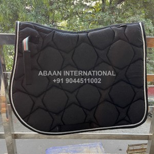 Tapis de selle anglais à paillettes matelassé en cordon doré fait à la main en Inde - Product Image 2