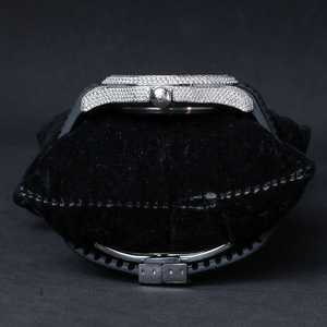 Montre-bracelet de sport de luxe pour hommes avec diamants glacés Chiffres rouges Motif quadrillé Cadran Bracelet en caoutchouc noir Étanche Style Hip Hop - Product Image 4