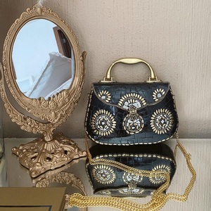 กระเป๋าคลัทช์สีเงินสำหรับงานแต่งงานของผู้หญิงกระเป๋าคลัทช์สำหรับงานปาร์ตี้ตอนเย็นกระเป๋าเงินสำหรับเพื่อนเจ้าสาวกระเป๋าคลัทช์สีเงินพร้อมงานฝีมือจาก RF - Product Image 6