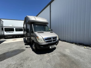 Vendedor Verificado de G-u-l-f S-t-r-e-a-m C-o-n-q-u-e-s-t Y-e-l-l-o-w-s-t-o-n-e Cruiser 52321 Amarillo Usado del 2009, Listo para Viajar - Product Image 6
