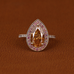 Glamorous Accent Stone Yellow Pear Cut Lab Grown Diamond Anillo de compromiso Classic Pink Sterling Silver Chapado en oro IGI Certified - Product Image 2