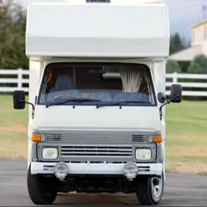 Exclusiva Autocaravana Toyota HiAce HolidayAce 4WD de 1990 - ¡64,400 Millas, Diésel, Manual de 5 Velocidades, Tracción 4x4! - Product Image 4