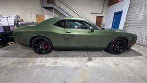 Dodge Challenger SRT Coupé Usado 2022, Verde, 4.1-6L V8, Automático, Faros LED, Neumáticos R20, Asientos de Cuero - Product Image 6
