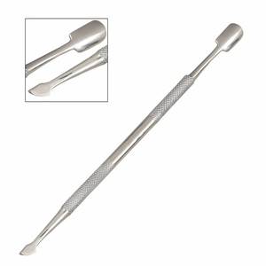 Les meilleurs poussoirs à cuticules en acier inoxydable Outils de soin des ongles essentiels pour les poussoirs à cuticules de manucure - Product Image 2