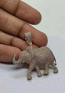 Colgante de elefante de moissanita de corte redondo de 2,40 quilates, colgante de moissanita chapado en oro amarillo de 14 quilates con cadena delicada - Product Image 2