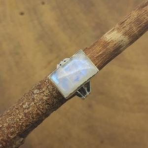 Rectangle Shape Rainbow Moonstone <b>Solid</b> <b>Silver</b> Bohemian Artisan Crafted Designer Ring New Arrival Trendy Ring - Product Image 1