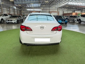 Offre exceptionnelle : Opel Astra Berline d'occasion 1. 6 T U R B O    C O S M O   -  PRÊT À EXPÉDIER - Product Image 6