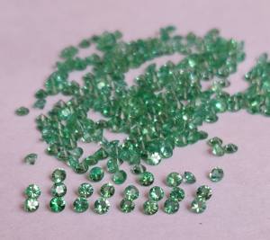 Esmeralda verde natural de alta calidad 3mm corte de diamante redondo - Product Image 3