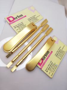 ที่ดันหนังกำพร้าแบบมืออาชีพและช้อนทำความสะอาดเล็บที่ดันหนังกำพร้าที่ตัดเล็บสแตนเลสสองด้านชุบทอง - Product Image 4