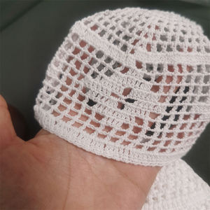 Vente en gros de bonnets de prière islamiques en crochet blanc unisexe, broderie en coton, chapeau tricoté, Arabie Saoudite, printemps/été, hommes musulmans - Product Image 3