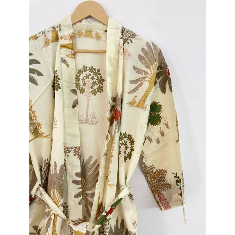 มีสีสัน