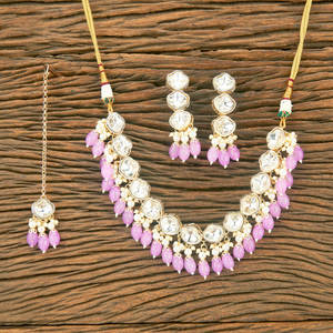 ชุดสร้อยคอ Kundan คลาสสิกทองเหลืองชุบทองอินโดเวสเทิร์นที่สวยงามทําด้วยมือสําหรับผู้หญิง - Product Image 1