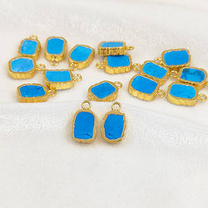 Colgante de abalorio de rebanada de turquesa Natural, collar minimalista de forma Irregular con borde galvanizado dorado para fabricación de joyas - Product Image 4