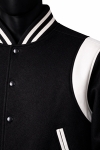 แจ็คเก็ตวาร์ซิตี้คุณภาพสูง ตัวเสื้อทำจากผ้าขนสัตว์ แขนเสื้อทำจากหนังแท้ ดีไซน์คอตั้ง กันน้ำ เหมาะสำหรับใส่ในฤดูหนาว แจ็คเก็ตวาร์ซิตี้ทันสมัยและมีสไตล์ - Product Image 4