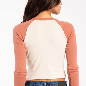 Camisetas deportivas de entrenamiento transpirables de alta calidad para mujer, cuello redondo, ropa activa de secado rápido, camisetas de manga larga para mujer personalizadas - Product Image 5