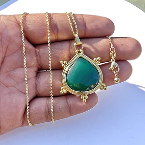Collar con colgante de ónice verde en forma de corazón de buena calidad, diseño con cuentas, chapado en oro de 18k, joyería bohemia para mujer. - Product Image 5