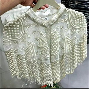 Robe de soirée élégante antistatique pour femmes avec cape à paillettes, design sirène et magnifique broderie de perles, motif imprimé - Product Image 5