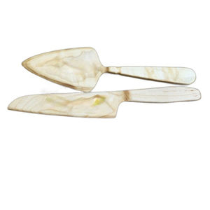 Ensemble couteau et serveur à gâteau de mariage avec manche en bois au design personnalisé pour les fêtes, les anniversaires, les mariages et les restaurants - Product Image 4