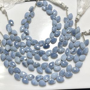 Vente en gros de perles briolettes en forme de poire et de feuille à facettes en opale bleue perles de pierres précieuses naturelles pour la fabrication de bijoux - Product Image 1