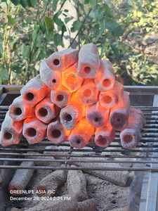 Charbon de bois en briquettes hexagonales de haute qualité CKT Vietnam SC01, fabriqué à la machine (bois dur/bois tendre), pour barbecue, combustion propre, chaleur constante - Product Image 2