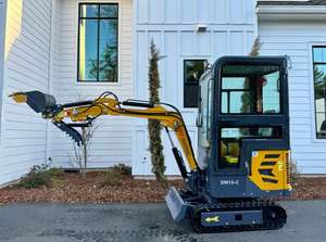 FREE SHIPPING AGT DM13C HYDRAULIC EXCAVATOR 13.5HP 37"BACKFILL BLADE 16" BUCKET/TEETH FULLY CABBED FAN EPA CE AUXILIARY PLUMBED - Product Image 3