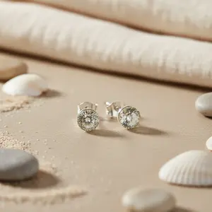 ต่างหูเพชรทรงหัวใจแบบเหลี่ยมสำหรับผู้หญิง ชุบทอง ทันสมัย เหมาะสำหรับงานปาร์ตี้/โอกาสทางศาสนา - Product Image 3