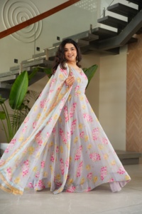 Elegante y de moda Zari Lentejuelas Vestido DE TRABAJO Vestido tradicional Bordado Trabajo con Georgette Boda Compromiso Colección de ropa - Product Image 6