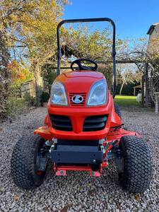 Tondeuse autoportée Kubota haute performance GR2120 avec bac de ramassage et ROPS - Product Image 6