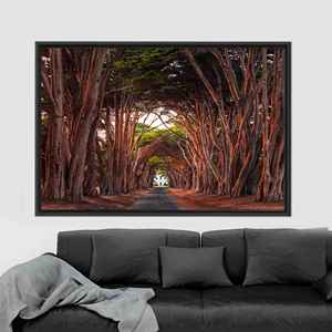 ป่ามหัศจรรย์: ภาพพิมพ์บนผ้าใบลายต้นไม้ในเทพนิยายสำหรับตกแต่งบ้าน,1P:กรอบสีดำ - Product Image 1