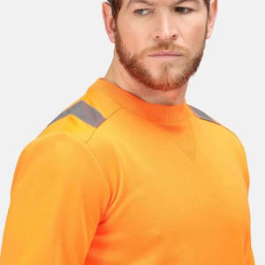 Sudadera de seguridad de alta visibilidad diseñada para trabajadores de la construcción que ofrece calidez y comodidad. - Product Image 4