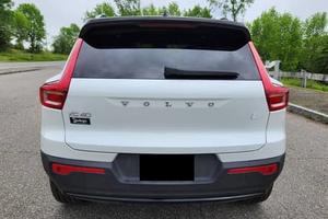 2023 X C 4 Recharge SUV AWD R18 Cuero Litio Doble Motor Cámara Trasera - Product Image 2